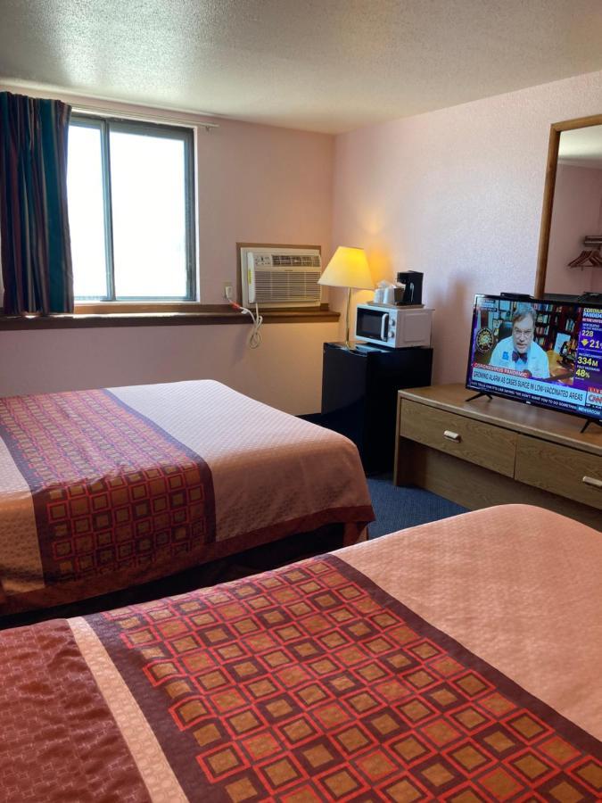 Executive Inn McPherson Buitenkant foto