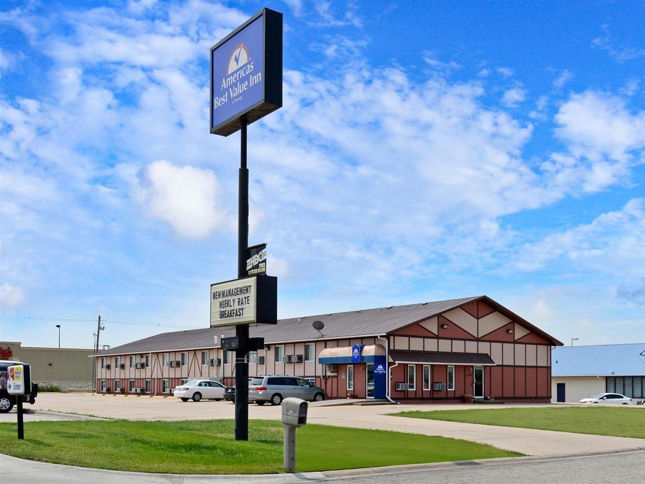 Executive Inn McPherson Buitenkant foto