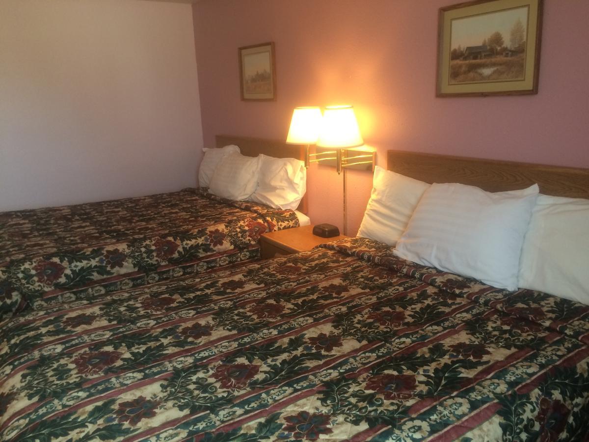 Executive Inn McPherson Buitenkant foto